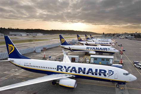 Book cheap flights using Fare Finder | Ryanair. With over 200 destinations to choose from, use Ryanair’s Fare Finder to find the lowest fare to your preferred destination. Low Fares Made Simple.
